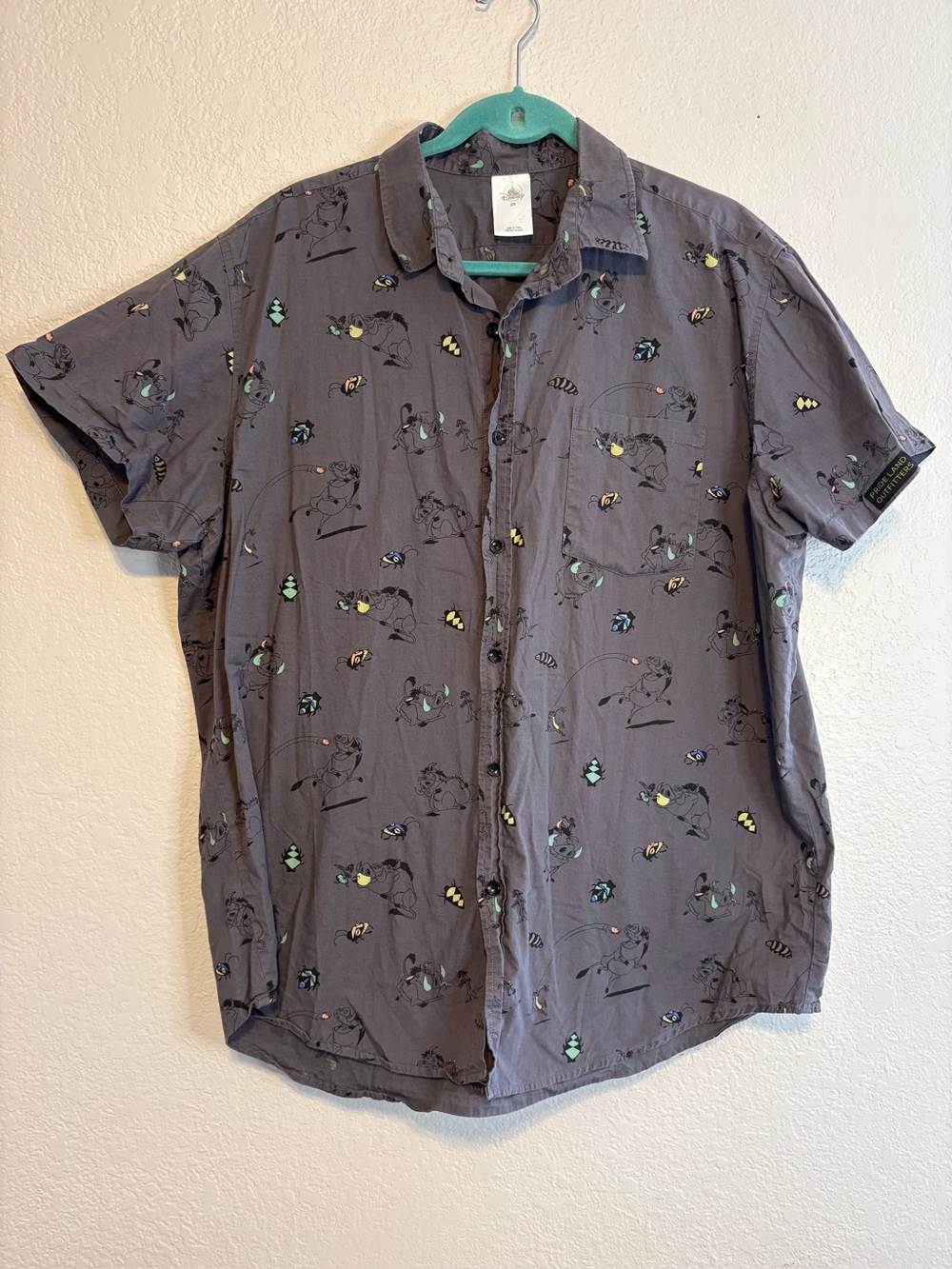 Disney Shirt Size 2XL Timon Pumbaa Lion King Pride Land Outfitters Button Up